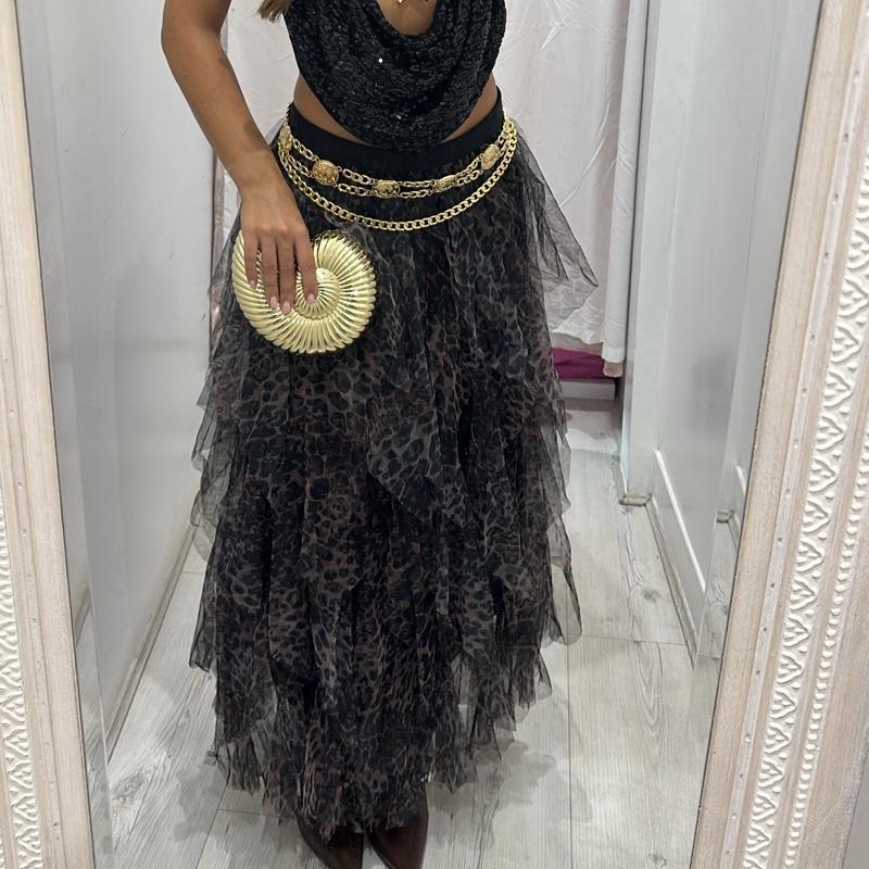 Lily Frilly Maxi Skirt Women Outfit