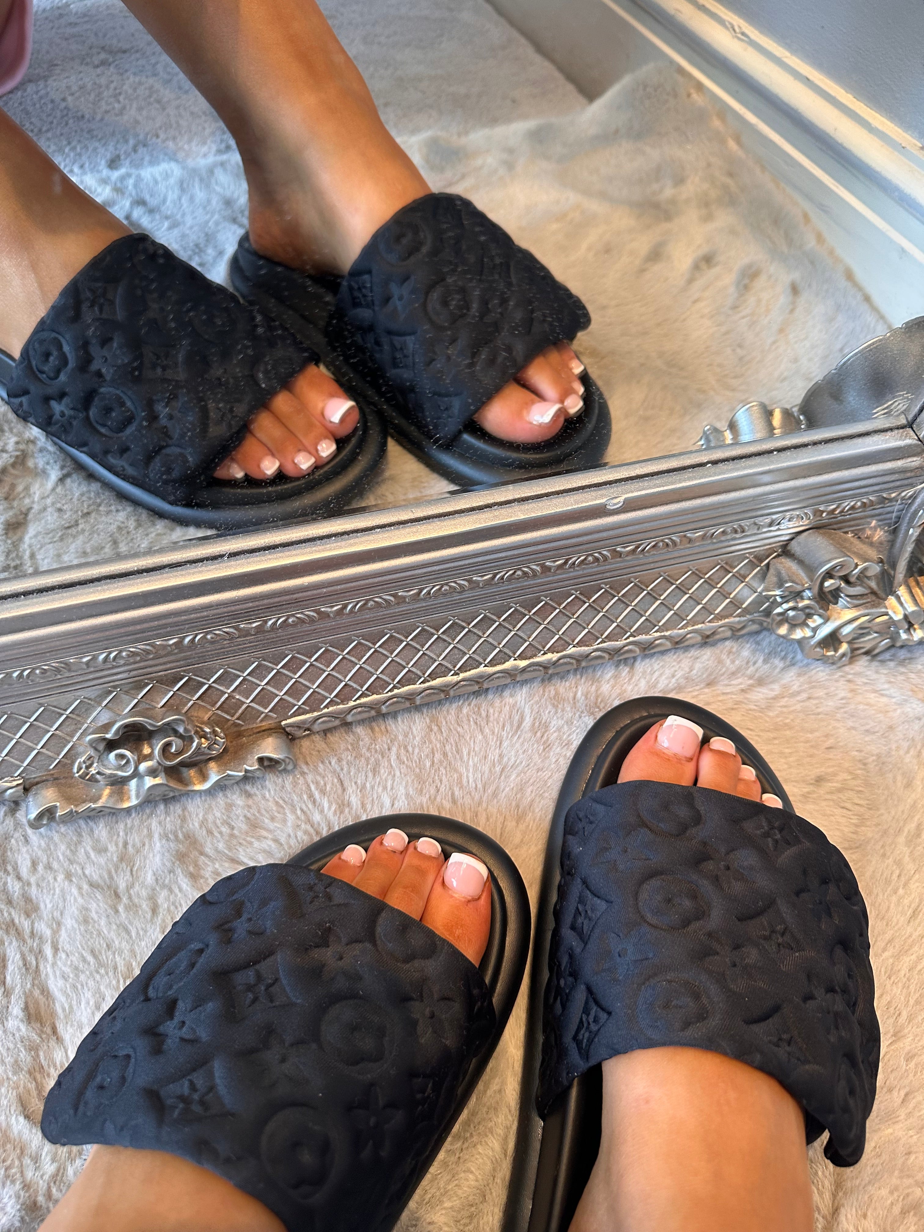 Padded Velcro Sliders for Luxe Comfort