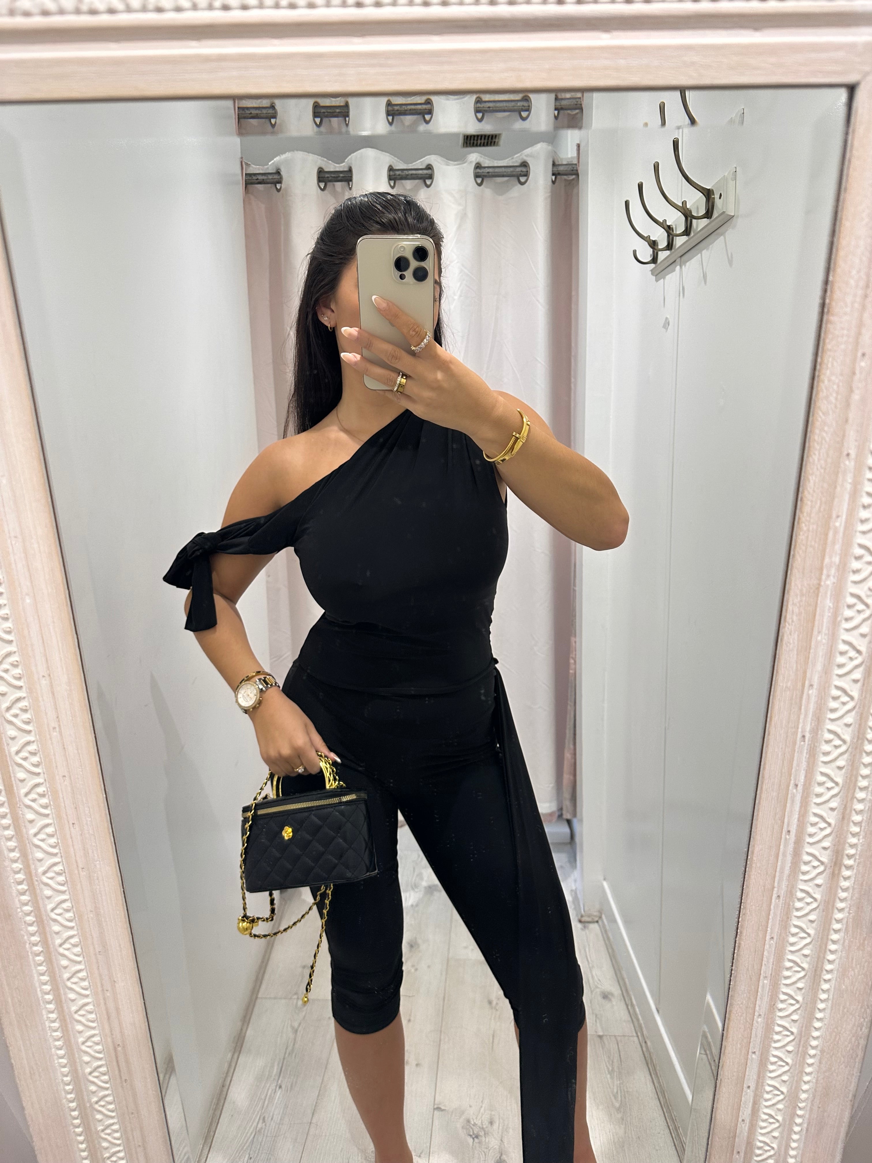 AMARNI One-Shoulder Coord