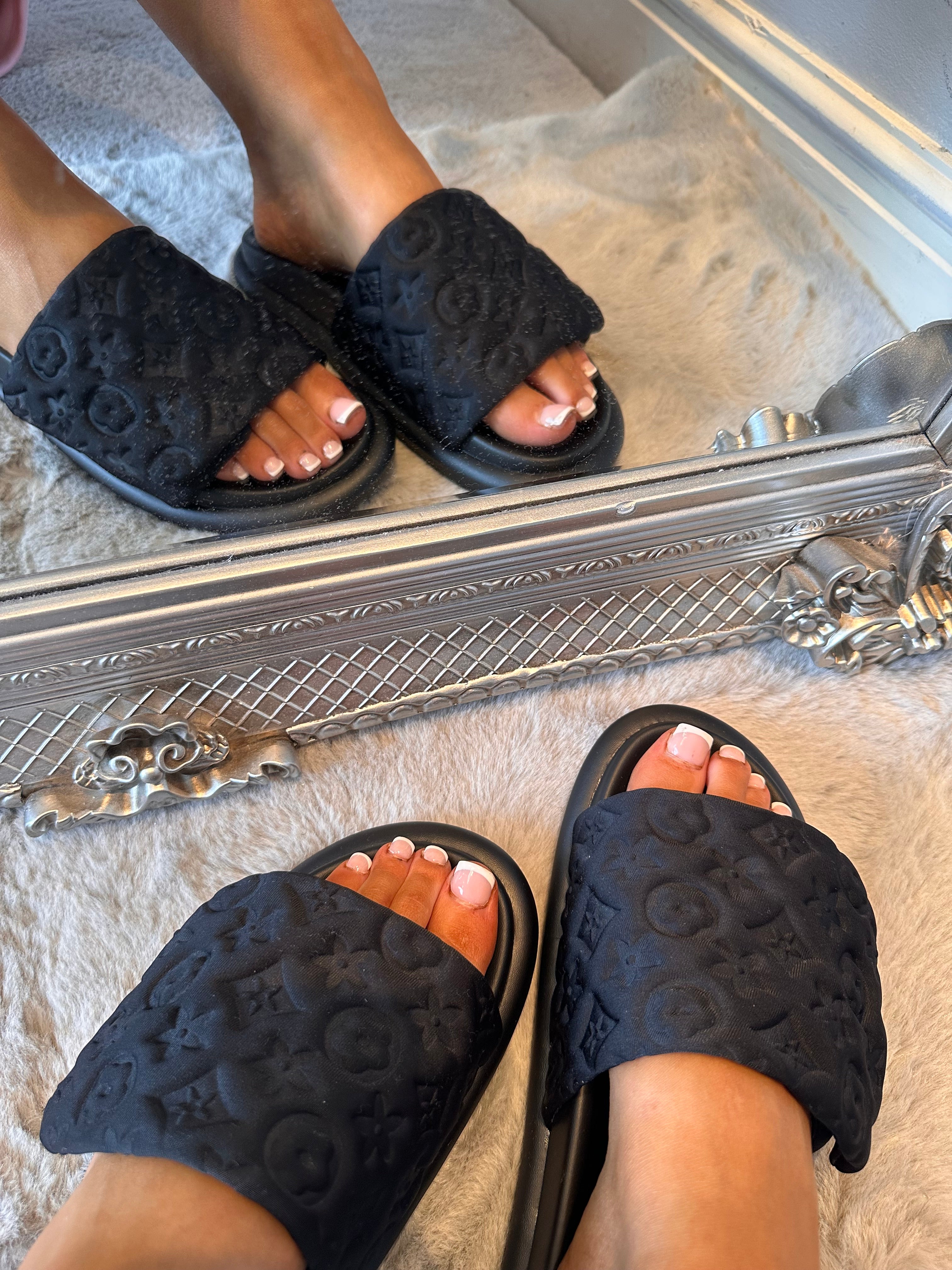 Padded Velcro Sliders for Luxe Comfort