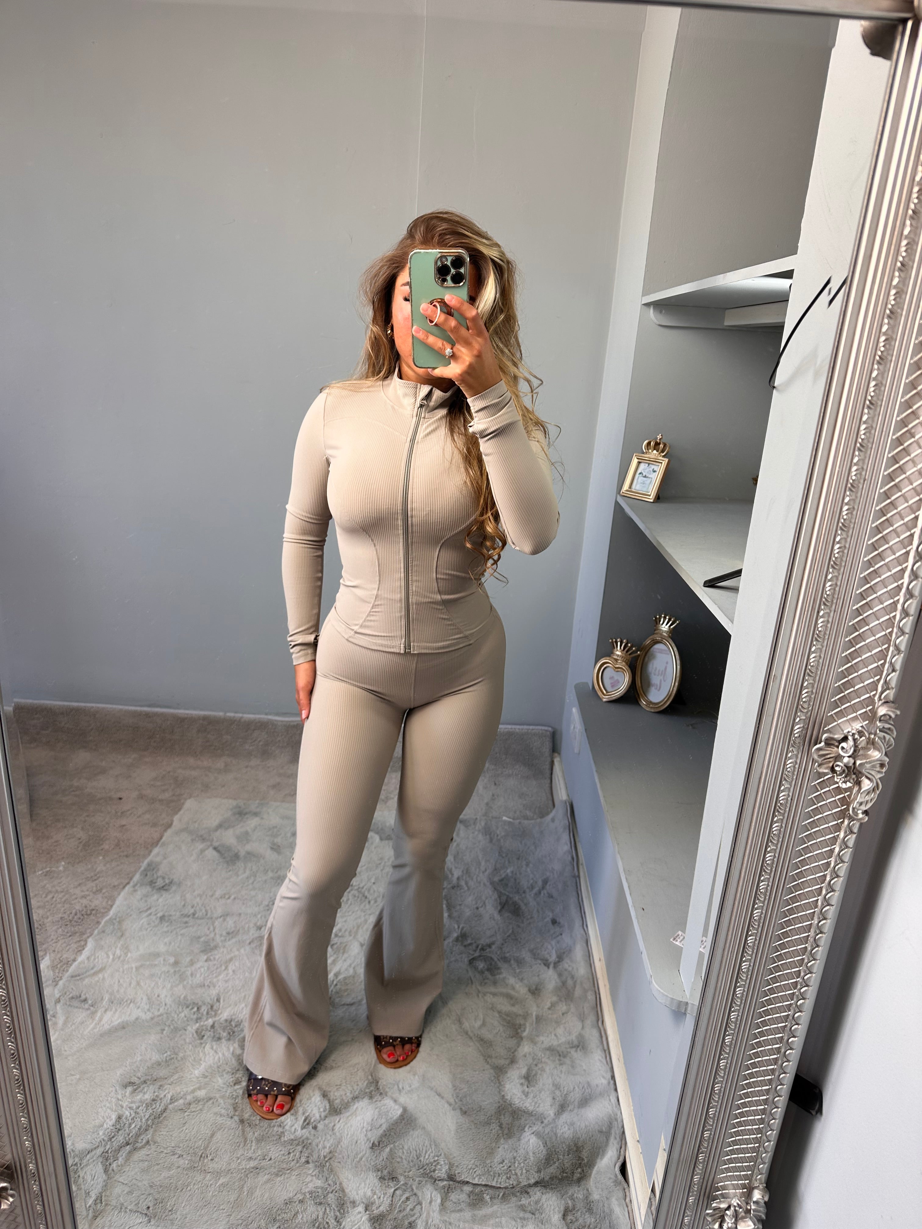Women’s yoga outfit