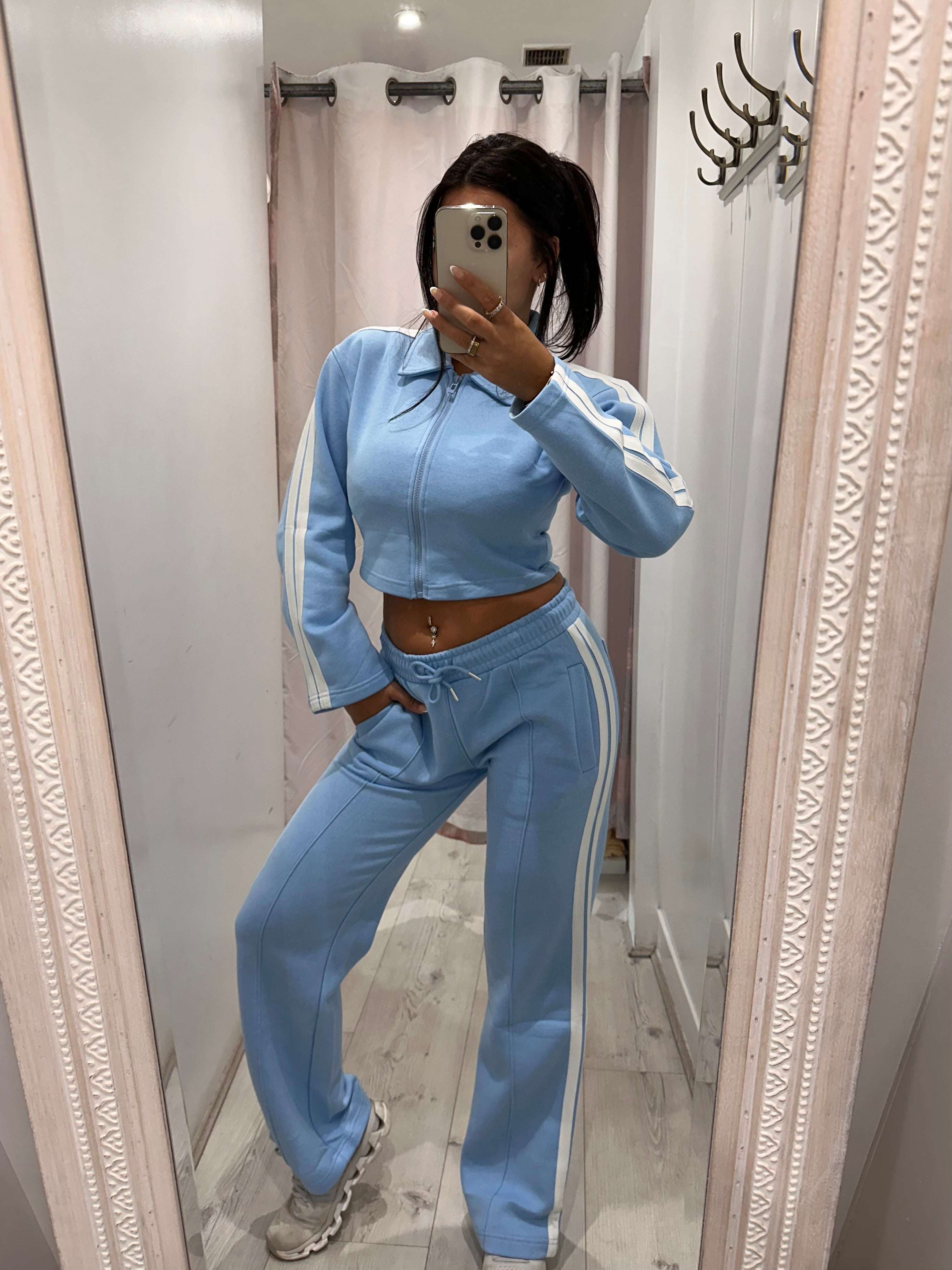 DORA Tracksuit two-piece set with long sleeves and drawstring waist for comfortable wear