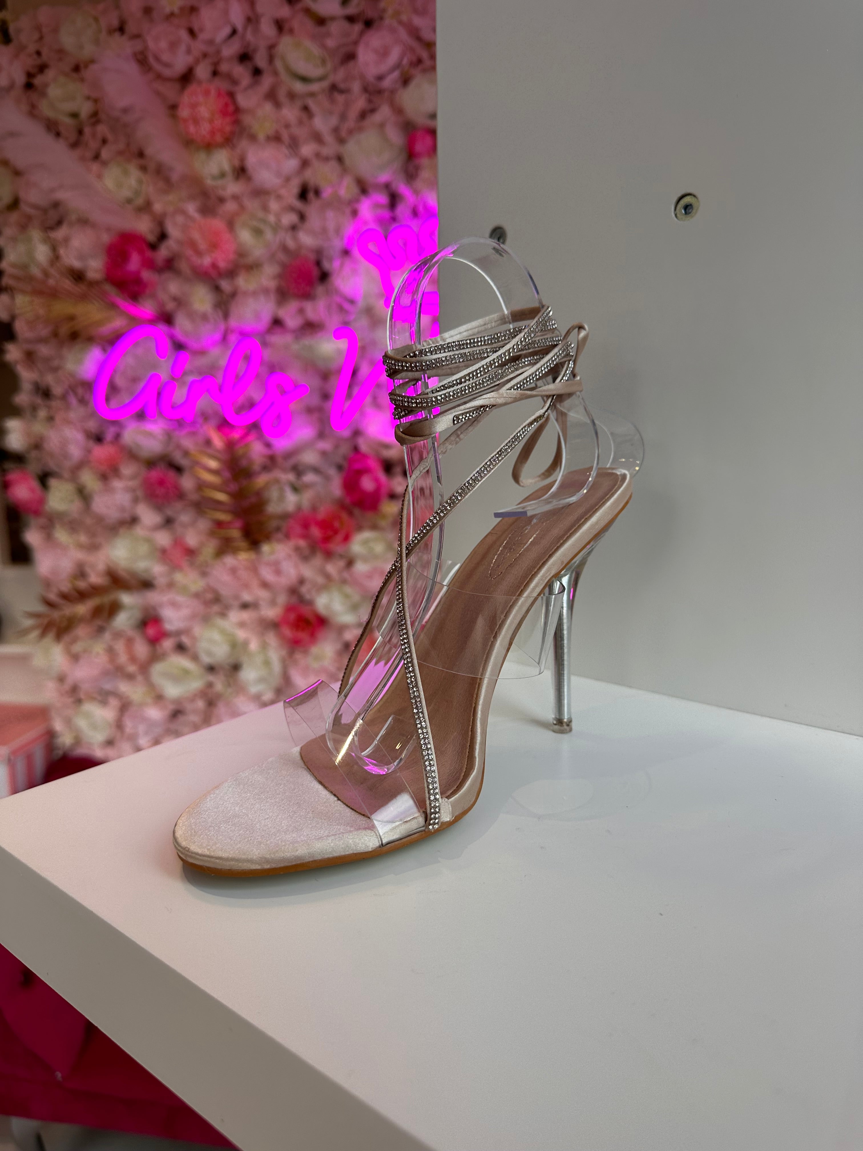 Elegant women&