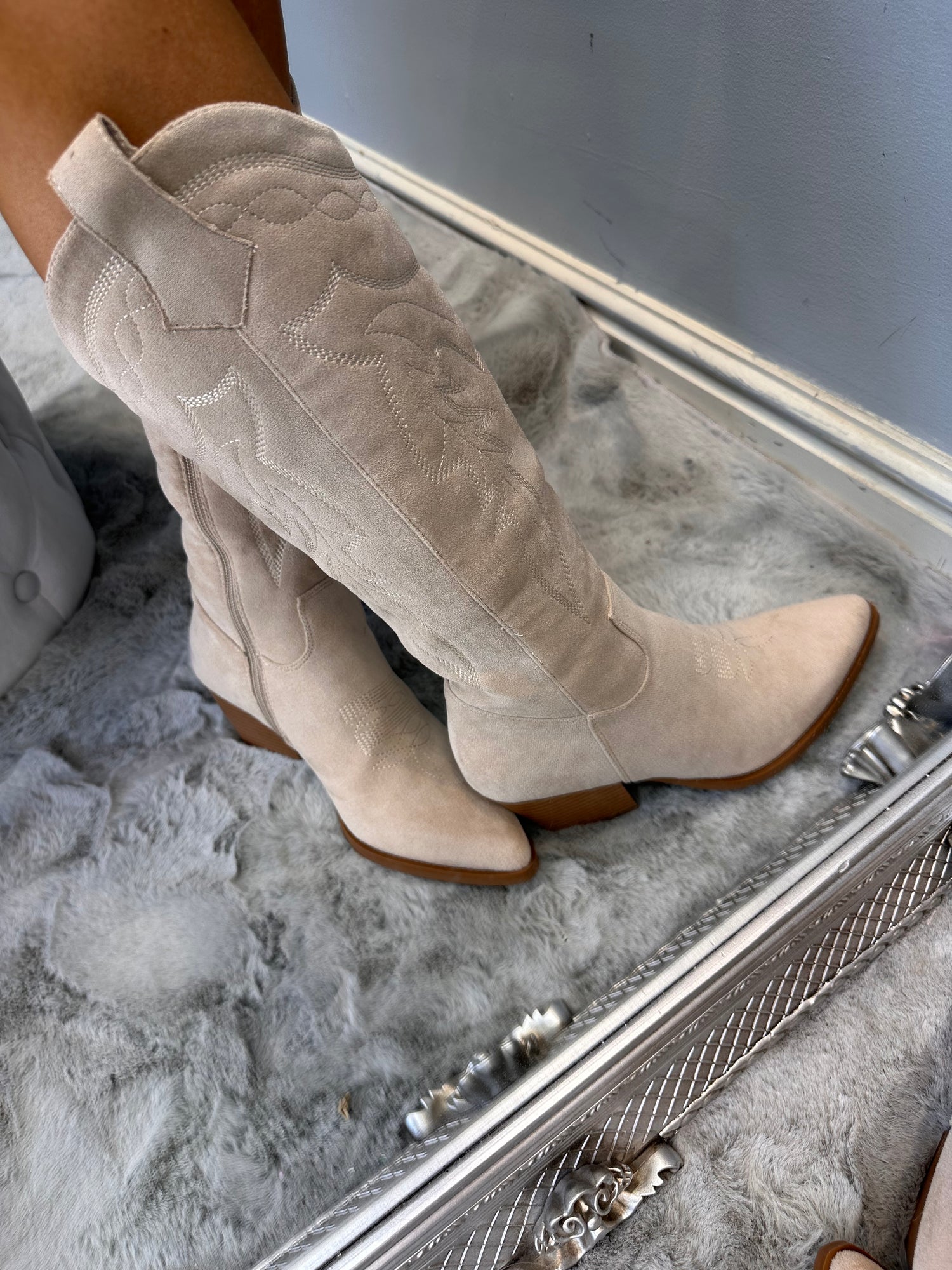 SHOES