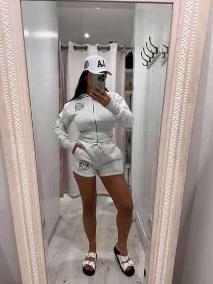 QUEENIE shorts and hoodie set