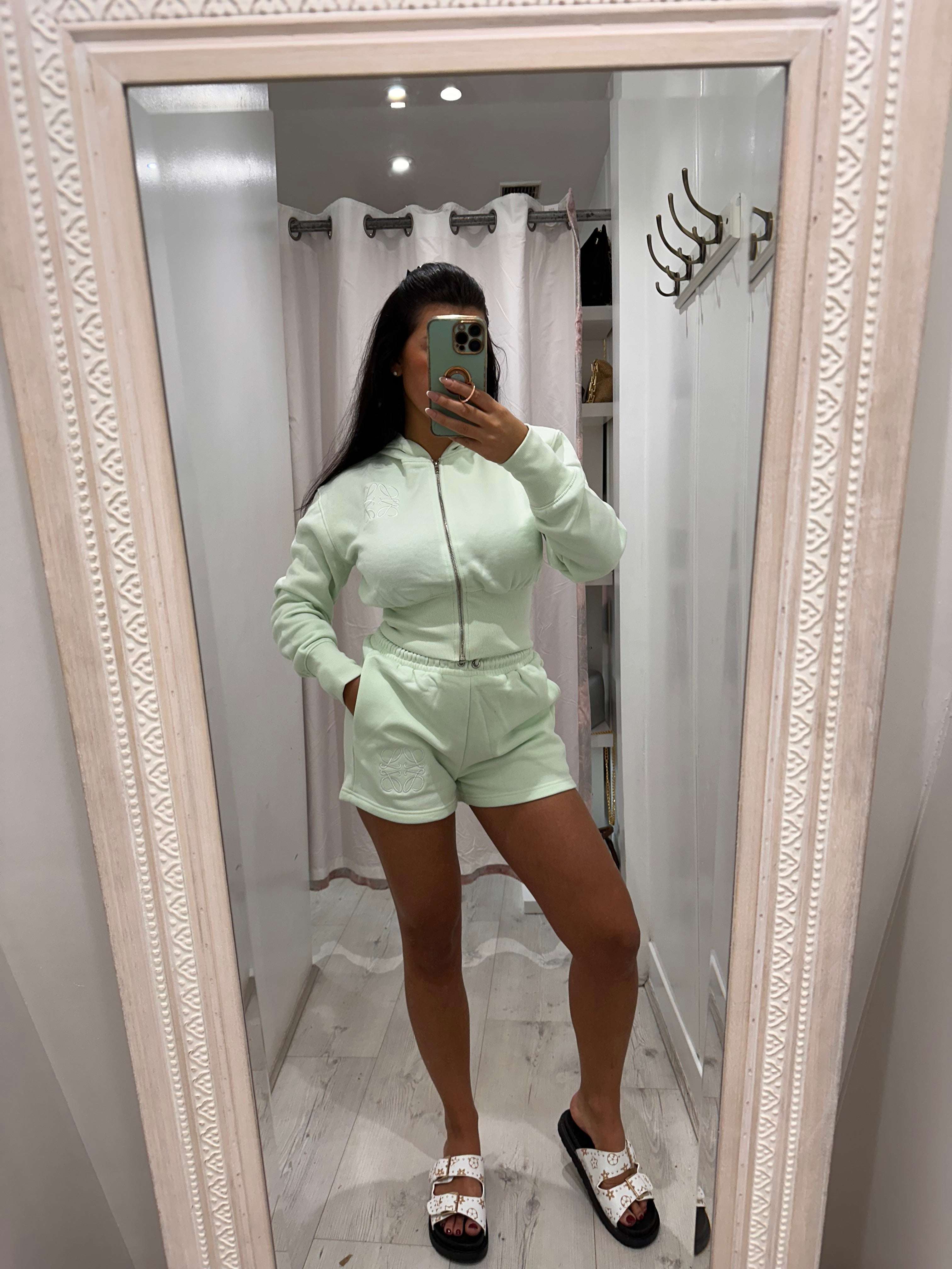 QUEENIE shorts and hoodie set