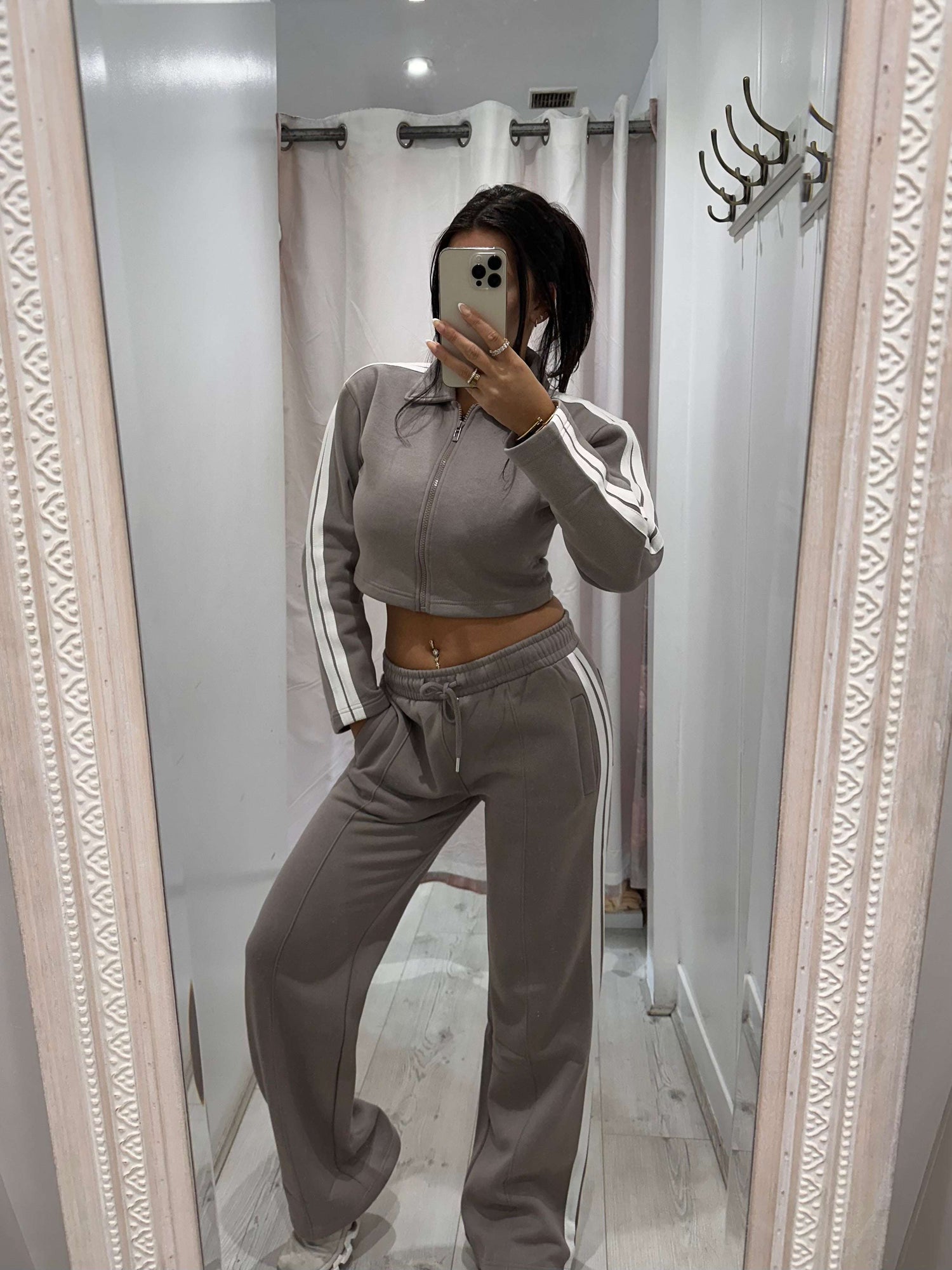DORA Tracksuit two-piece set with long sleeves and drawstring waist for comfortable wear