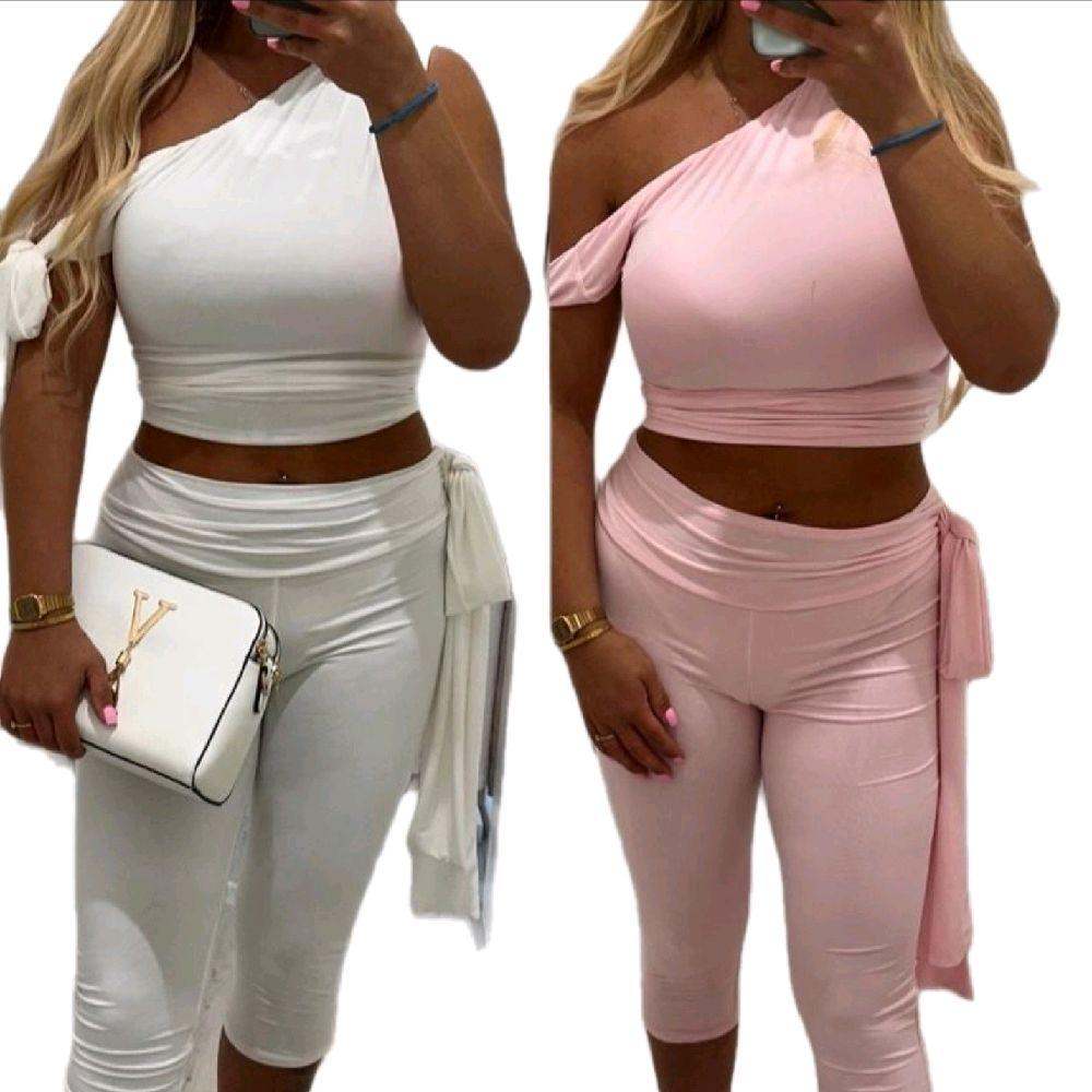 AMARNI One-Shoulder Coord