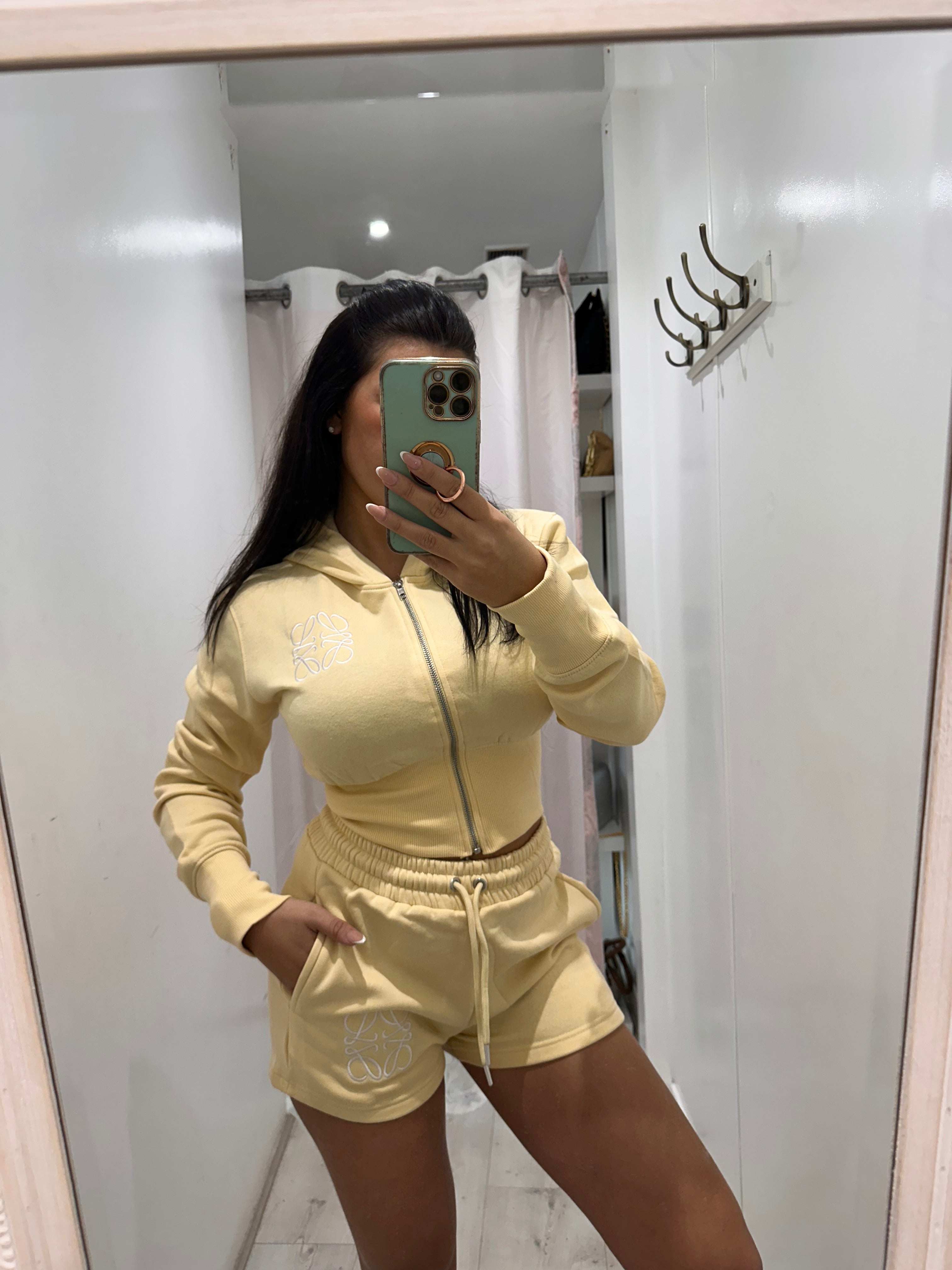 QUEENIE shorts and hoodie set