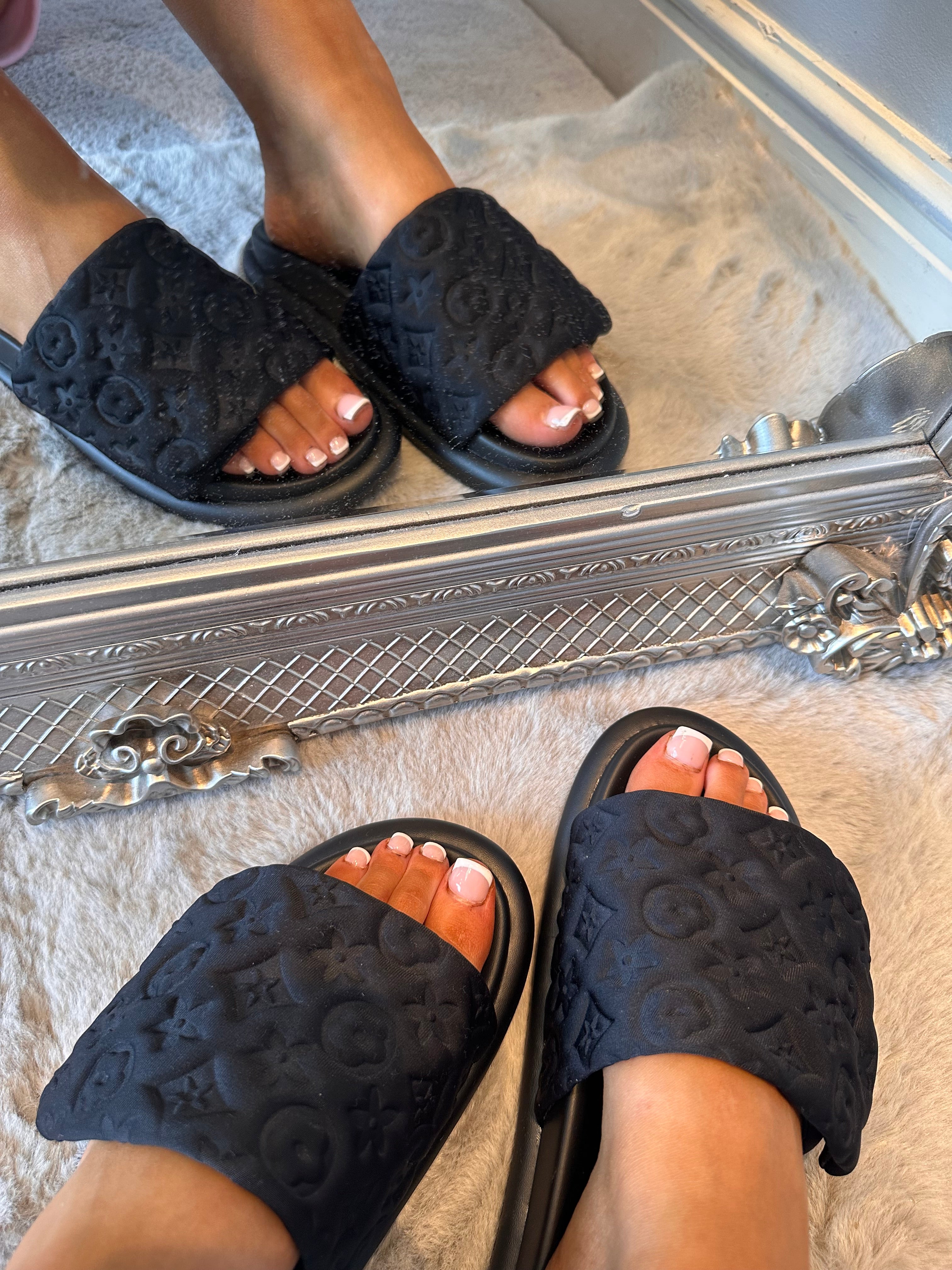 Padded Velcro Sliders for Luxe Comfort