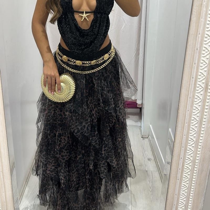 Lily Frilly Maxi Skirt Women Outfit