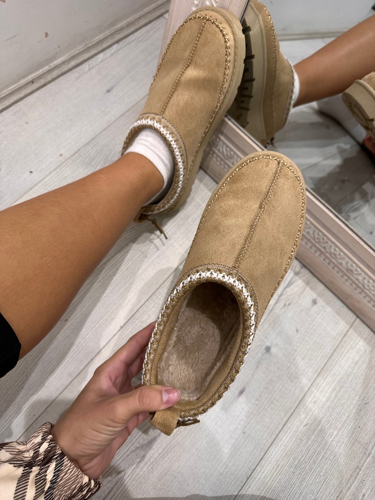 GIVANZA Fur Lined Slippers