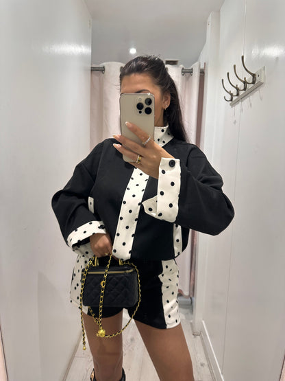 Completo con giacca e pantaloncini a pois Elodie
