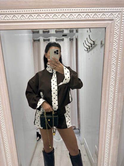 Completo con giacca e pantaloncini a pois Elodie