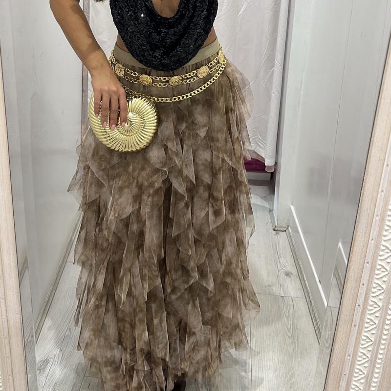 Lily Frilly Maxi Skirt Women Outfit