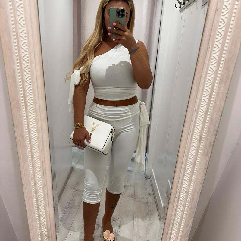 AMARNI One-Shoulder Coord
