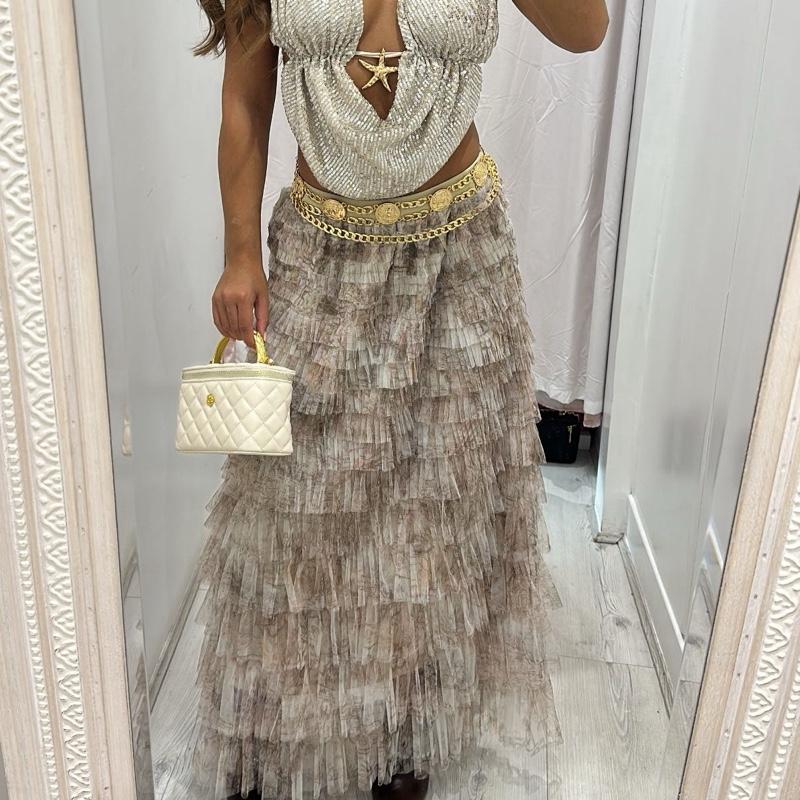 Lily Frilly Maxi Skirt Women Outfit